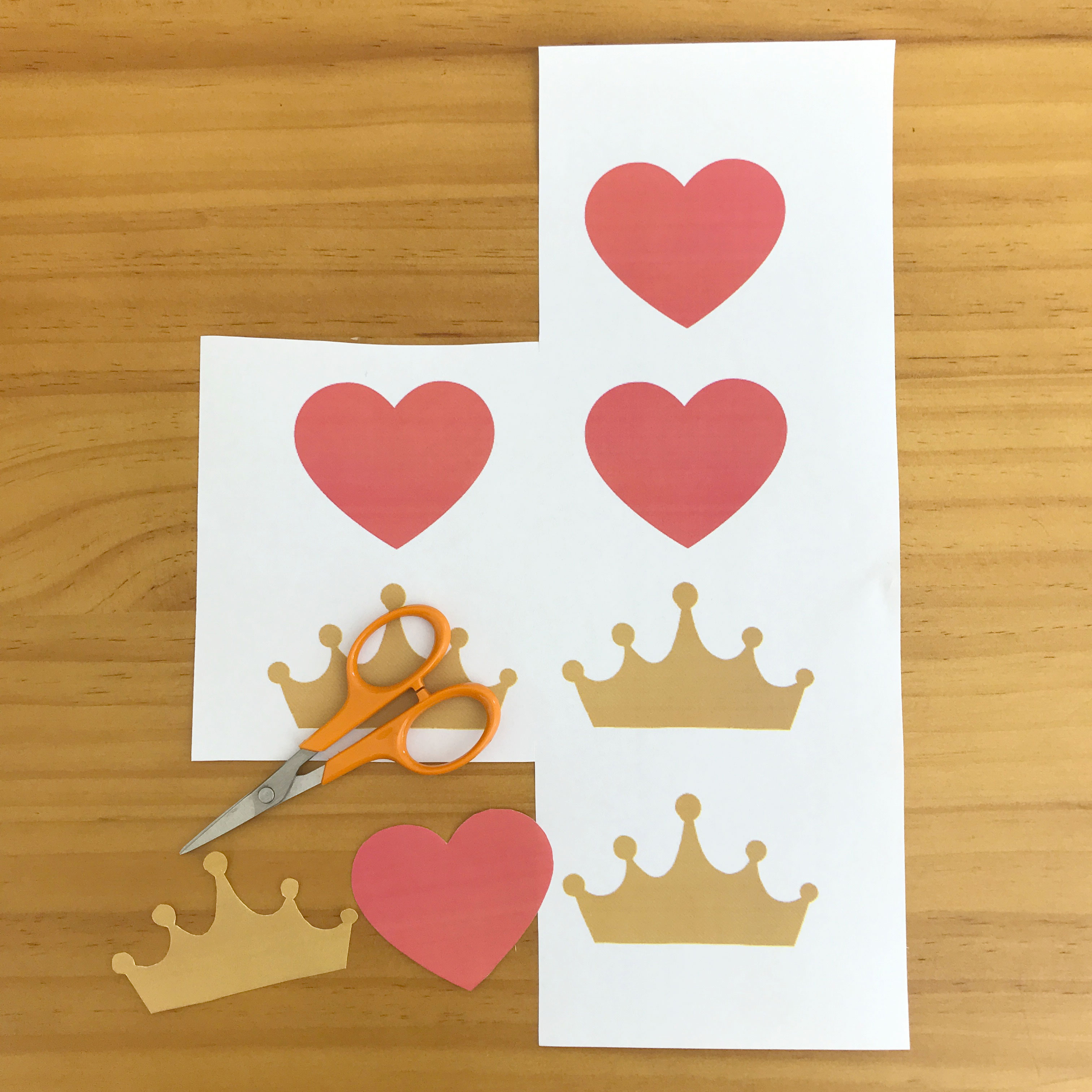 Diy Tuto Guirlande De Princesse Coeurs Et Couronnes Invitation Anniversaire Diy Tuto Guirlande De Princesse Coeurs Et Couronnes Invitation Anniversaire